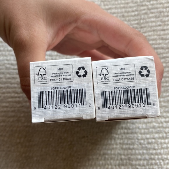 COPY - Rare beauty liquid Luminizer - Picture 6 of 8